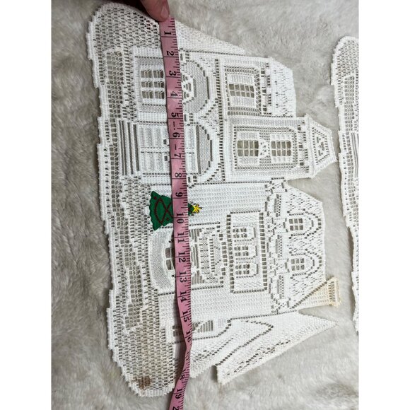 White Lace Christmas House Doilies Set Of 2 With Green Tree placemats - Picture 6 of 7